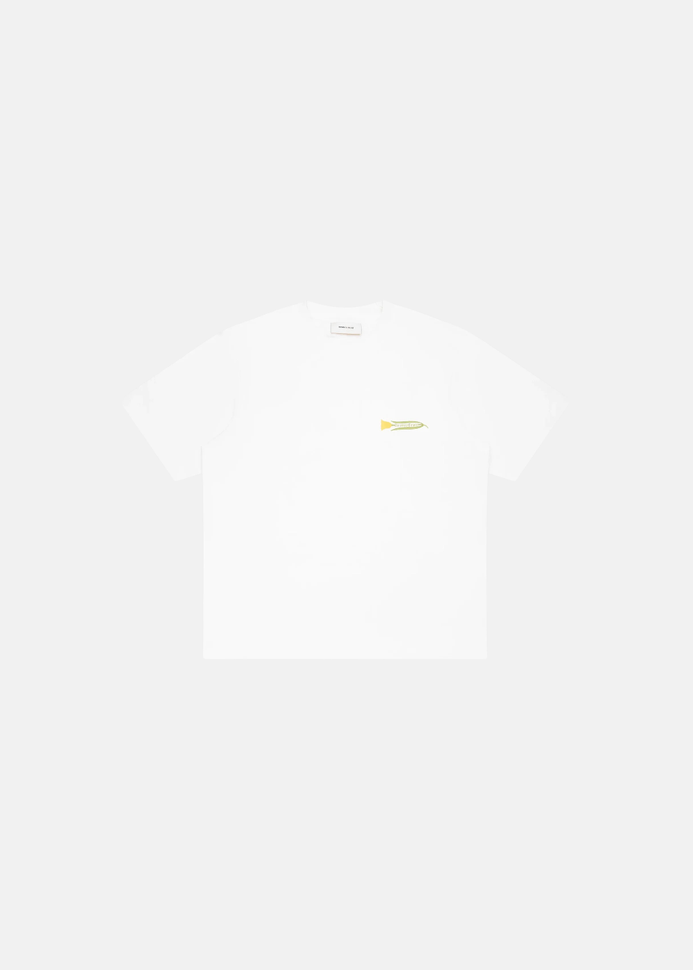 cette photo montre le t-shirt brams fruit blanc imprimé au dos vue de face