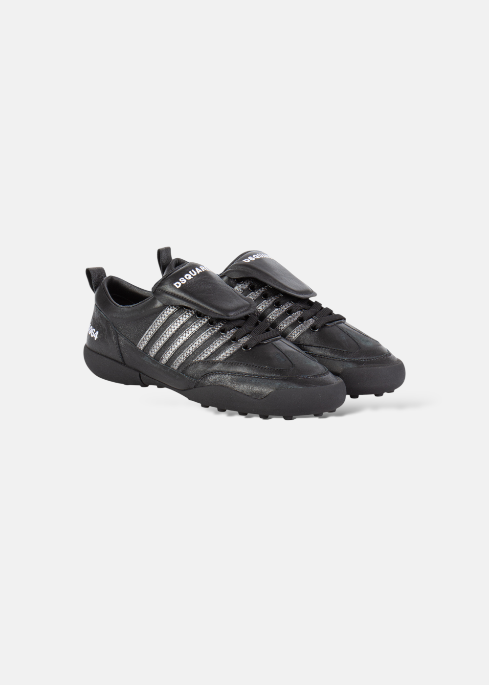 profil des deux chaussures baskets basses Dsquared2 soccer en cuir noir