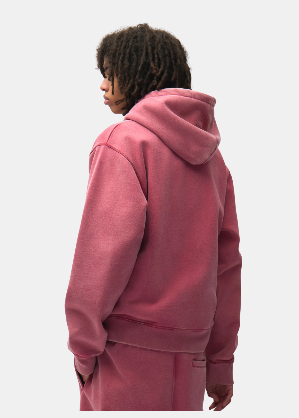 zoom arriere du Sweat-shirt à Capuche Zippé Arte délavé - rouge porté par un mannequin