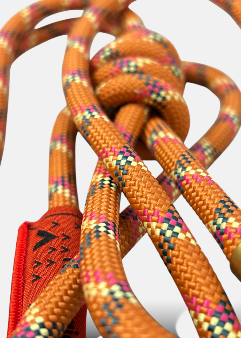 zoom et mise en avant des matières du Cordon Topologie 8mm Rope Orange Helix